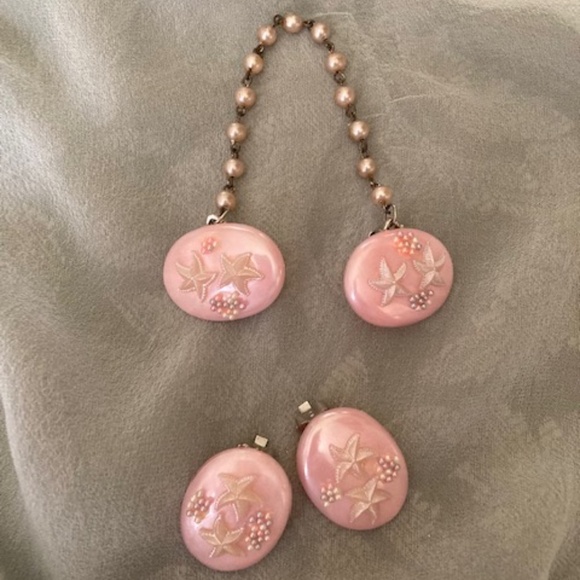 VTG Sweater Clip and Earrings - Picture 3 of 8